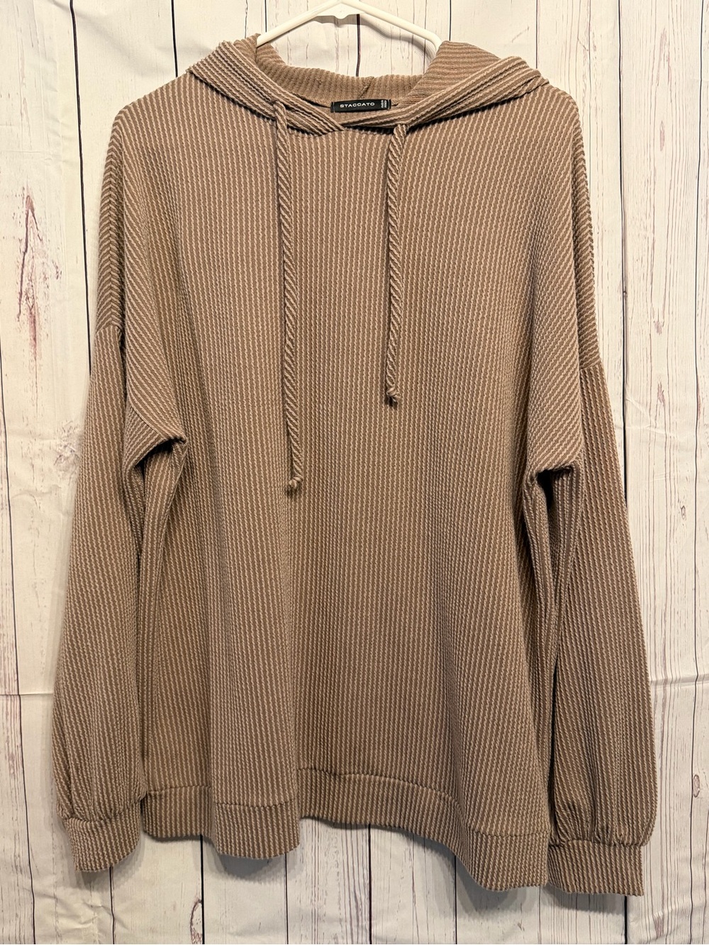 Staccato Ribbed Hooded Pullover in Light Taupe